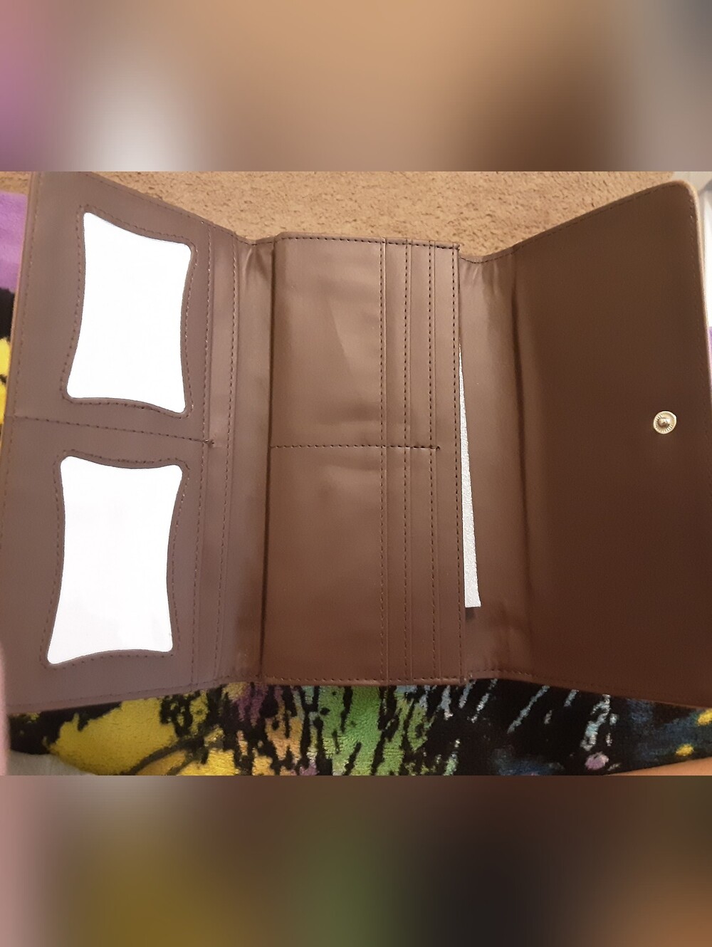 New Limelight Alyssa Pearl Bee Clutch Wallet - Picture 2 of 2
